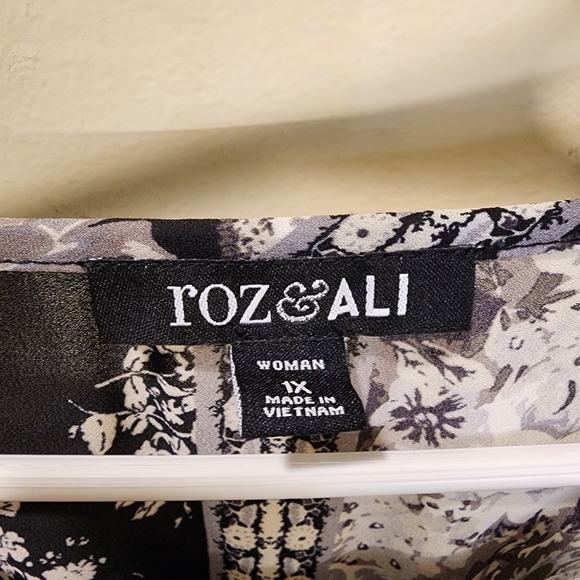 Roz & Ali Plus size Black And White Short Sleeves Tunic 1X - Picture 10 of 13